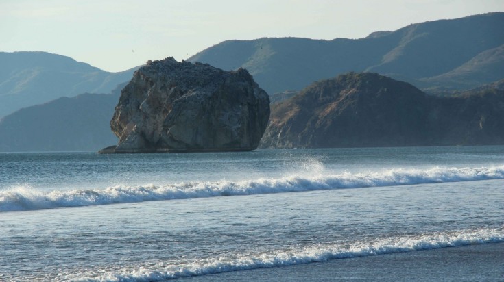 Surfer à Witch’s Rock