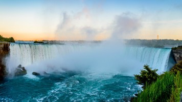 Vivre la force de la nature aux chutes du Niagara
