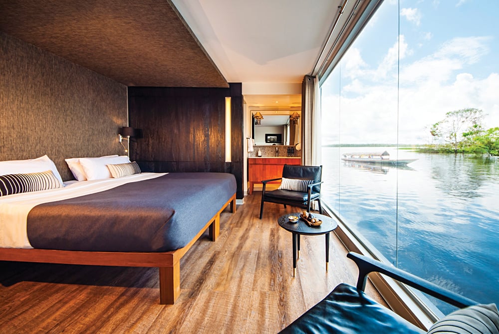 Bateau de croisière sur un affluent de l’Amazone