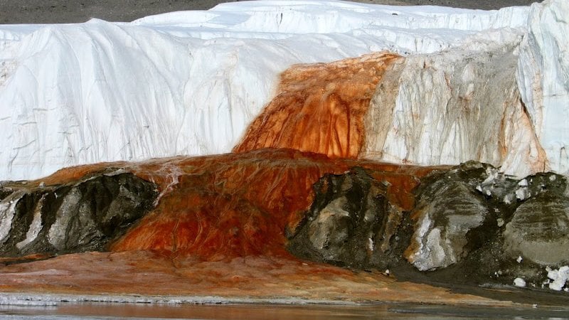 La cascade de sang de l'Antarctique - et comment se rendre sur le 7ème continent