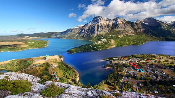 Lac glaciaire dans les Rocheuses canadiennes