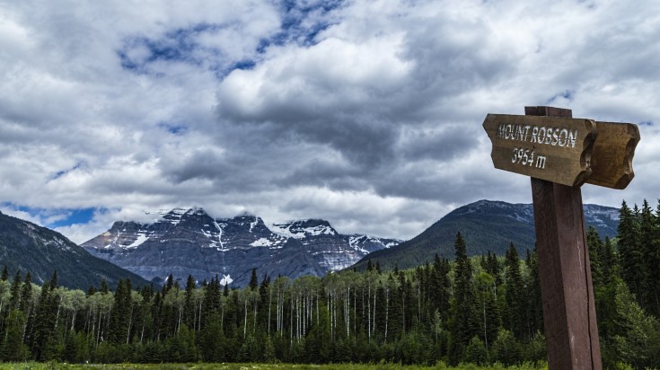 Lac glaciaire dans les Rocheuses canadiennes