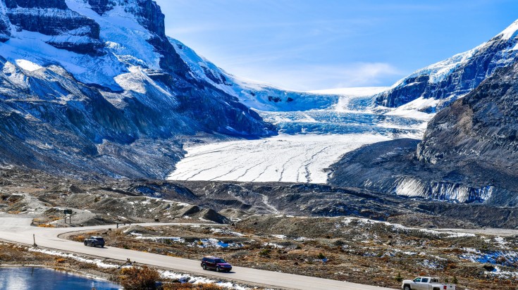 Lac glaciaire dans les Rocheuses canadiennes