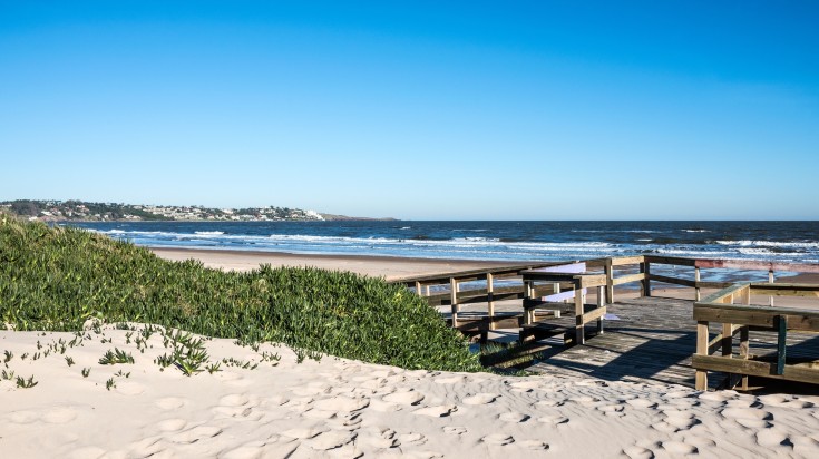 Plage de la côte atlantique de l’Uruguay en été