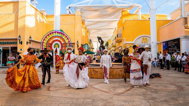 Cénote du Yucatán aux eaux claires