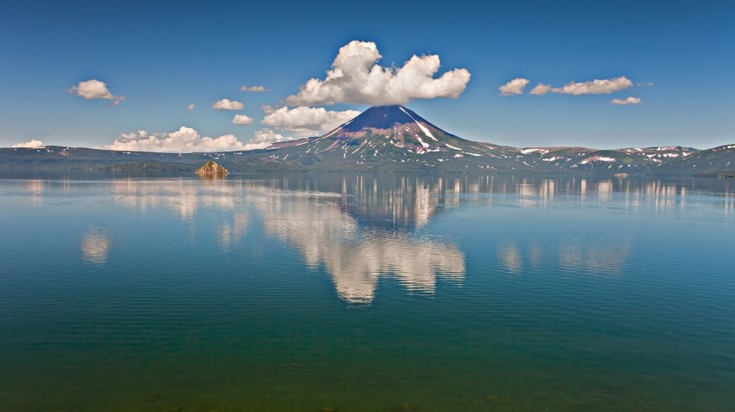 Lac Arenal et volcan au lever du soleil