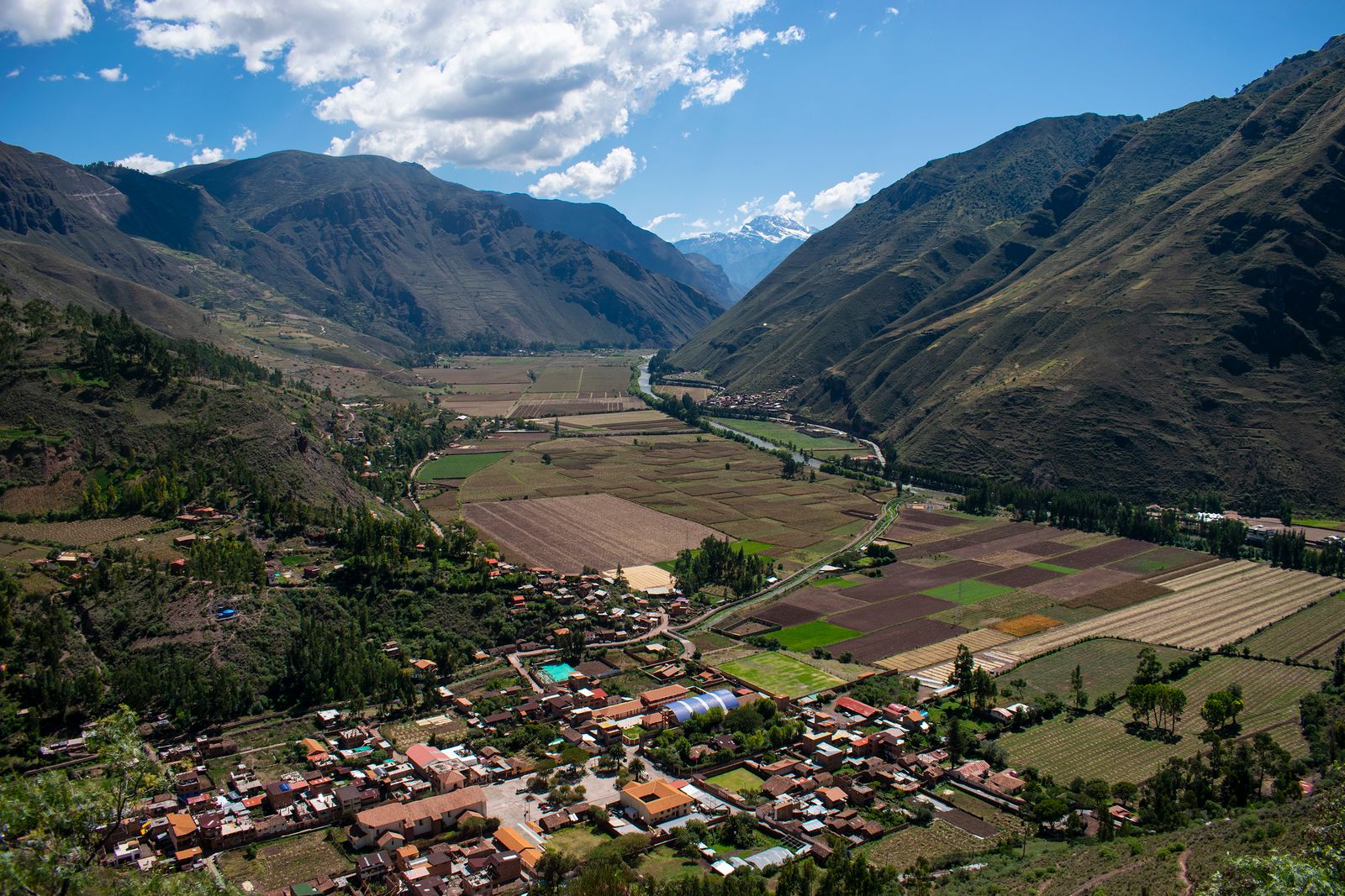 Pisac et les cultures de la Vallée sacrée des Incas vus du ciel, au Pérou