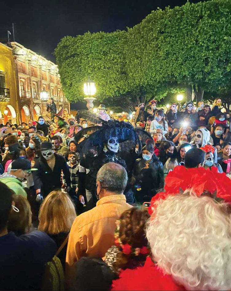 Calavera et ofrenda pour le Día de Muertos à San Miguel de Allende