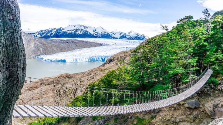 Randonneurs sur un sentier du parc national Torres del Paine