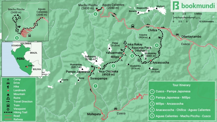 Montagne Ausangate et lac glaciaire dans les Andes péruviennes