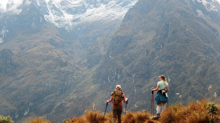 Sentier de montagne près de Cusco sur le trek de Huchuy Qosqo