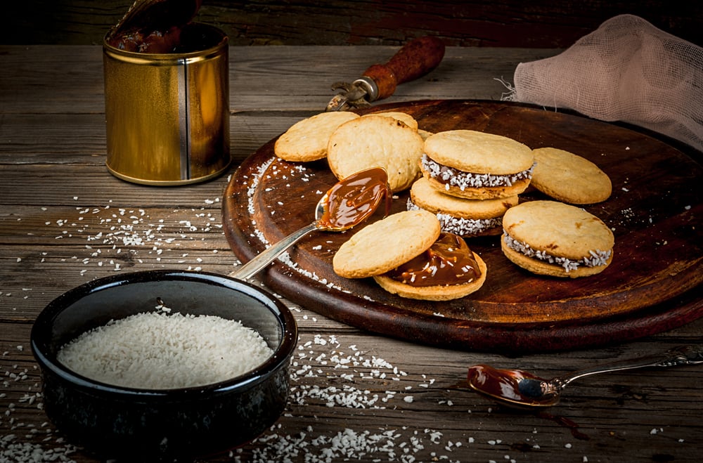 Spécialités de la cuisine argentine : empanadas, viande grillée et maté