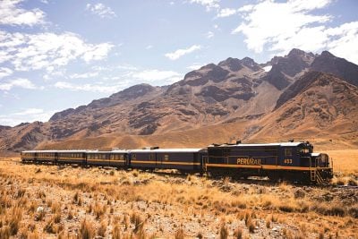 Train de luxe traversant les Andes au Pérou