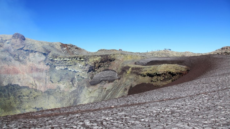 Volcan Villarrica fumant au-dessus de Pucón, au Chili