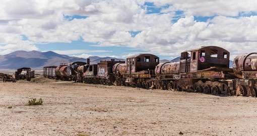 Locomotives rouillées du cimetière de trains près d’Uyuni, sur l’Altiplano bolivien